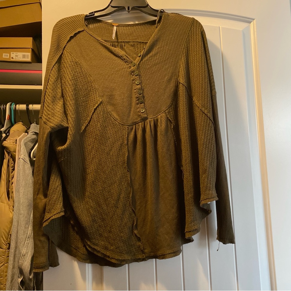 Casual Olive Green Button-Up Top